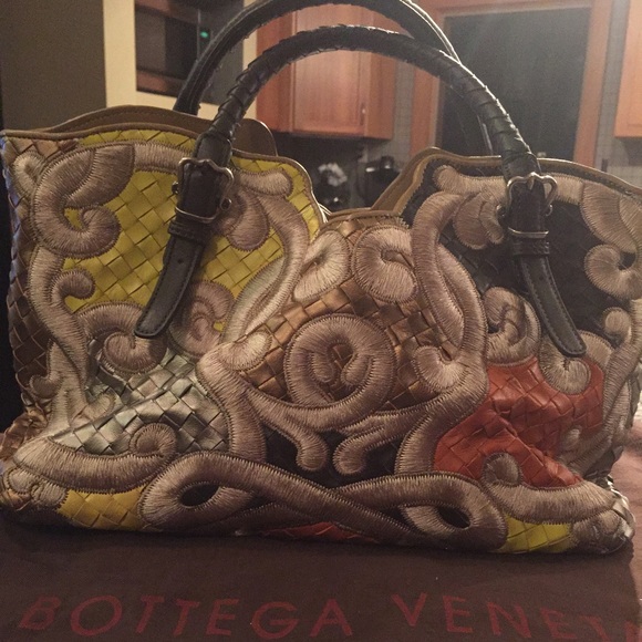 100% AUTHENTIC Bottega Veneta embroidered bag!!!
