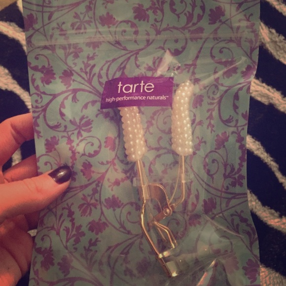 Tarte limited edition pearl eyelash curler 💕