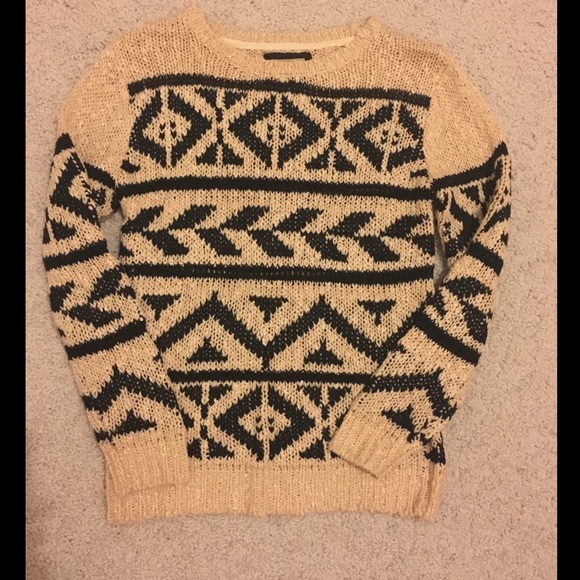 🚫SOLD🚫 Aztec Sweater - Small