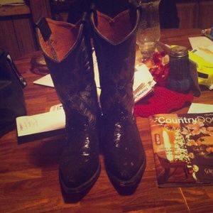 El presidente cowboy boots