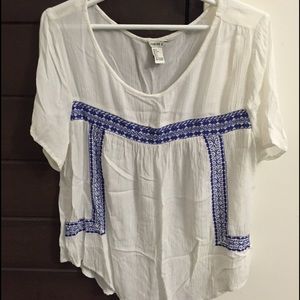 NWOT Forever 21 hippie style rayon blouse 💙🌻