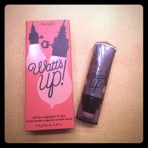 New! Benefit Watt's Up Highlighter  Net Wt .33oz