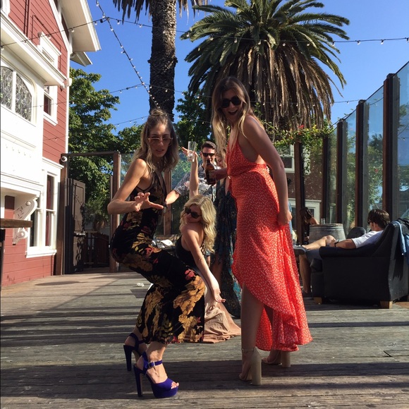 Meet your Posher, Megan - Picture 2 of 4