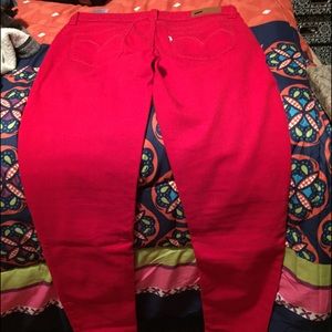 Red Demi Curve Levi Skinny size 27