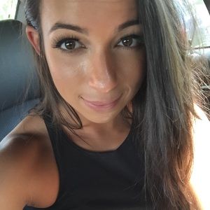 Meet your Posher, Ana