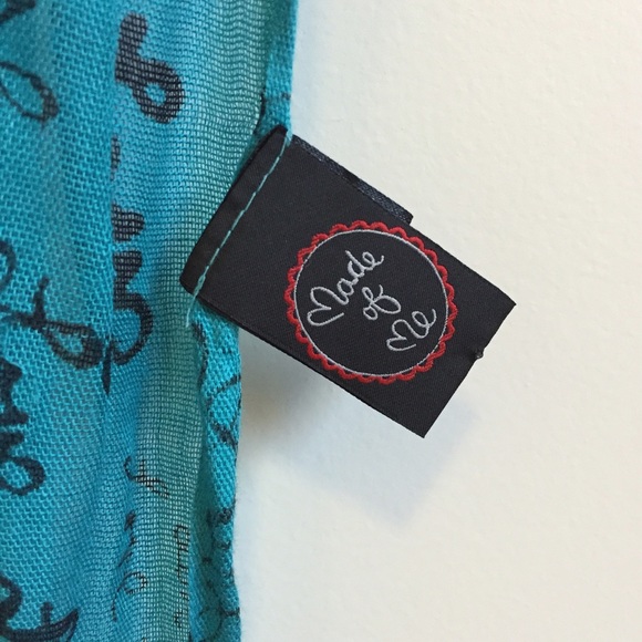 Made of Me LOVE Scarf - Picture 2 of 4