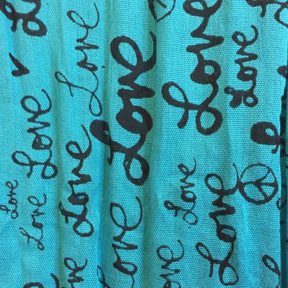 Made of Me LOVE Scarf - Picture 3 of 4