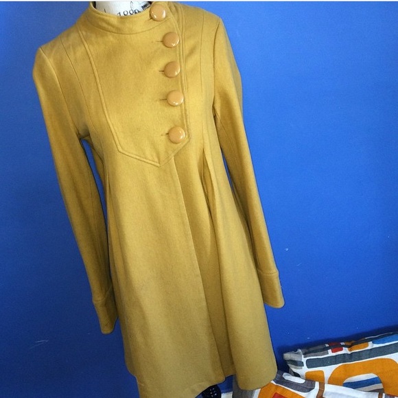 Size L - Coat.   ( gently worn) - Picture 1 of 2