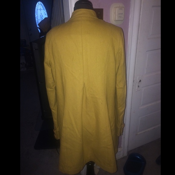 Size L - Coat.   ( gently worn) - Picture 2 of 2