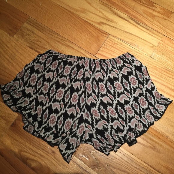 Brandy Melville Printed Shorts