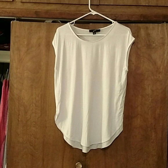 Cute top! - Picture 1 of 1