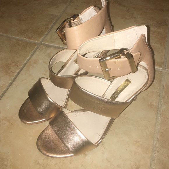 Vince Camuto(Louise et Cie)Rose Gold Strap Sandals