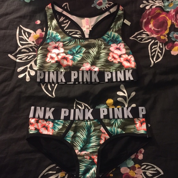 🚫SOLD ON ♏️🚫VS Pink Bra Top and Panty - Picture 1 of 3