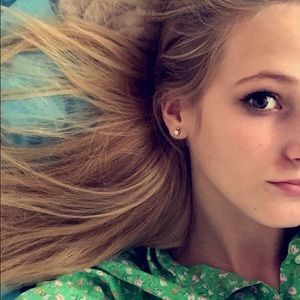 Meet your Posher, Lydia