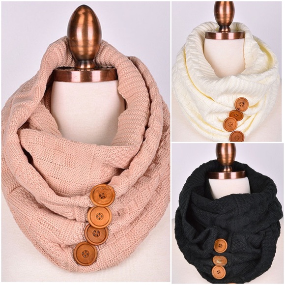 Infinity Checker Braid Button Scarf. - Picture 1 of 1