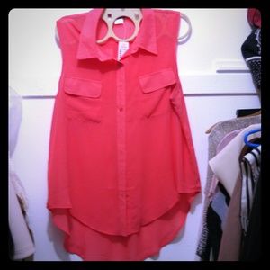 Sleeveless button up in coral NWT