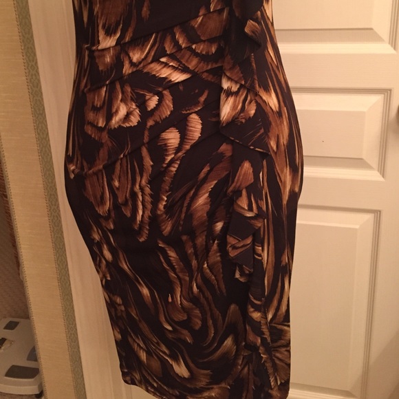 Dress with asymmetrical neckline - Picture 3 of 3