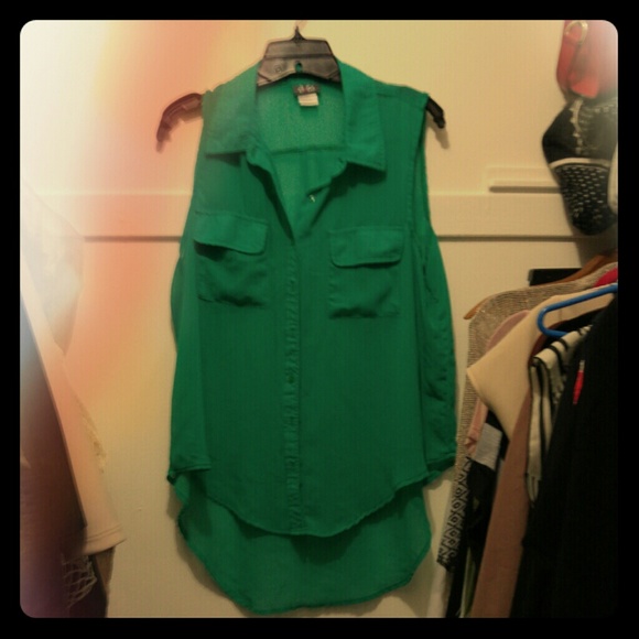 Jungle green sleevelss button up