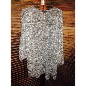 BLACK/WHTIE CARDIGAN