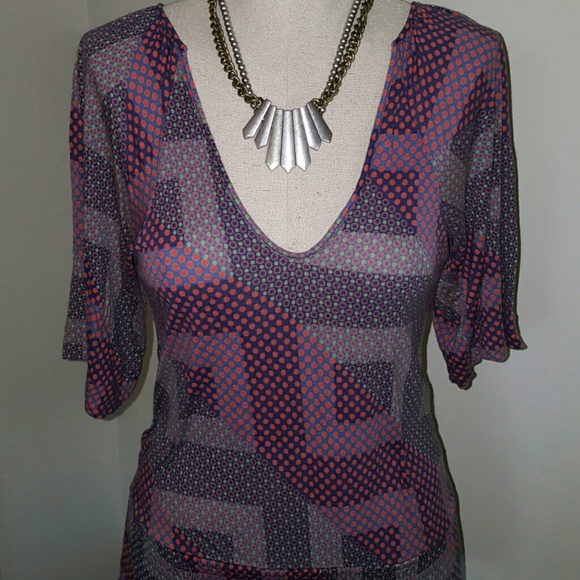Gorgeous Abstract Print Top! - Picture 2 of 3