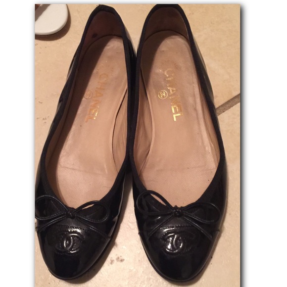 CHANEL ballet flats