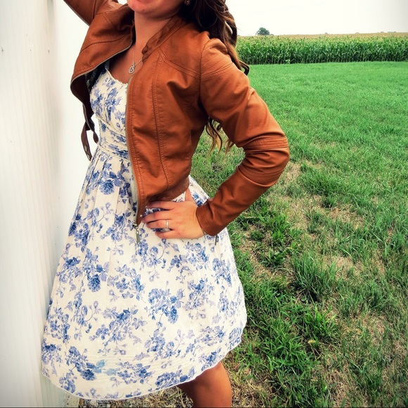 Off white and blue flowered sundress - Picture 1 of 2