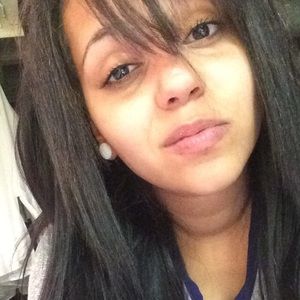 Meet your Posher, Dominique