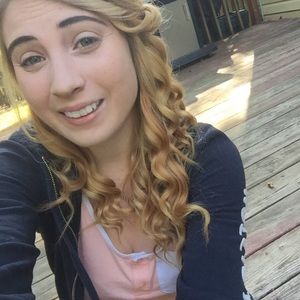 Meet your Posher, Marissa