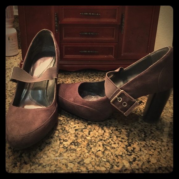 Grey heels with buckle