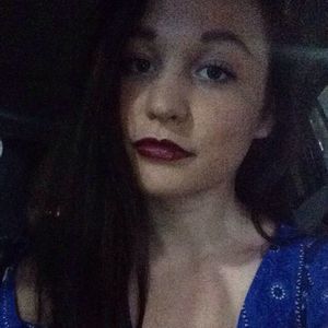 Meet your Posher, Chloe