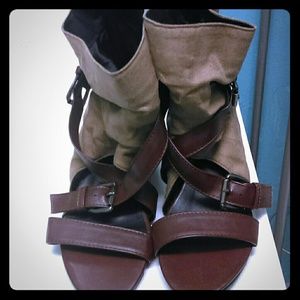 Fake suede and leather sandal