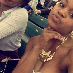 Meet your Posher, Janielle