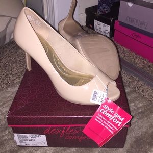 Nude heels never been worn