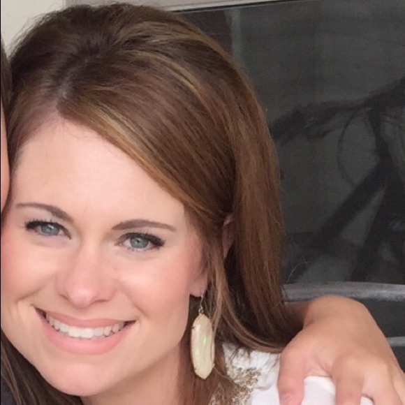 Meet your Posher, Chrissy - Picture 1 of 1