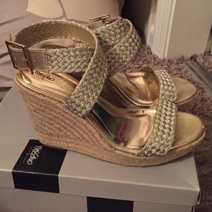 Strappy wedges like new!