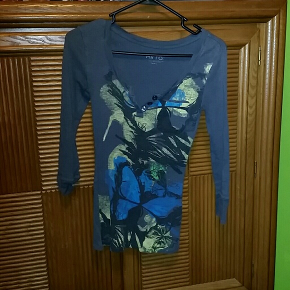 Grey 3/4 sleeve with color design