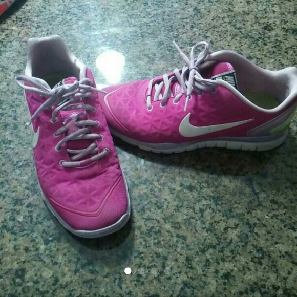 Nike Free Fit - Picture 1 of 3