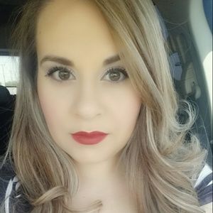 Meet your Posher, Zenaida