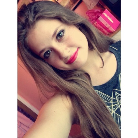 Meet your Posher, Erin - Picture 1 of 1