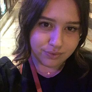 Meet your Posher, Dana