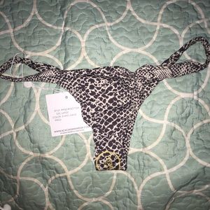 acacia pipeline snake print