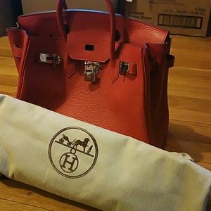 Authentic Herm?s Bag! GREAT FOR ANY SEASON!