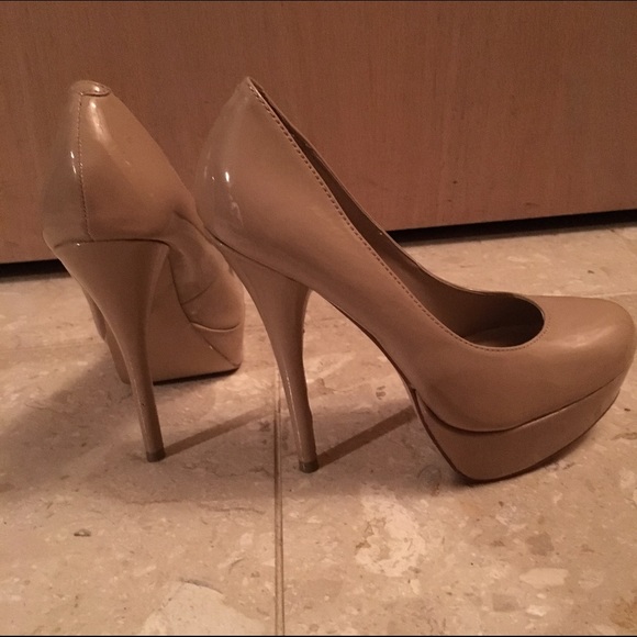 Nude Steve Madden 7.5in heals with 5in heel