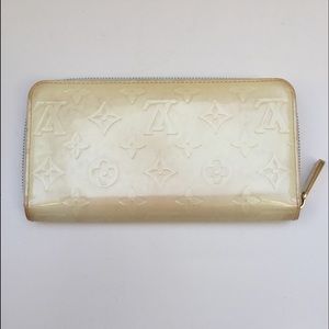 Louis Vuitton Vernis Leather zippy wallet