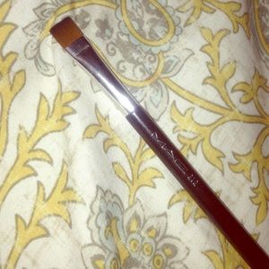 Mac Flat Edge Brush 212
