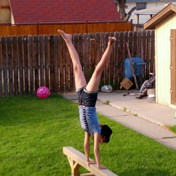 Welcome to my closet! Take a look around! - Picture 3 of 4