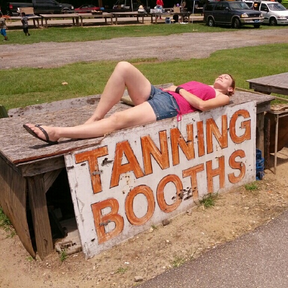 Welcome to my closet! Take a look around! - Picture 4 of 4