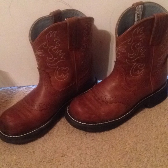 Cowgirl boots (Ariat)
