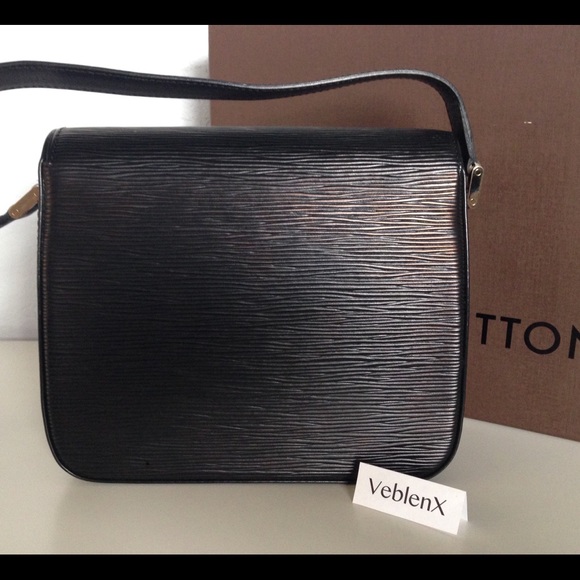 LOUIS VUITTON
Epi Leather Handbag Shoulder Bag - Picture 3 of 4
