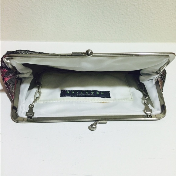 Clutch - Picture 2 of 3